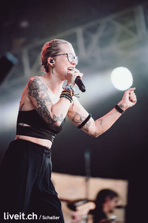 Der sonntag war der vierte und letzte tag des open air gampel. Stefanie Heinzmann Openair Gampel - Raphael Schaller ...