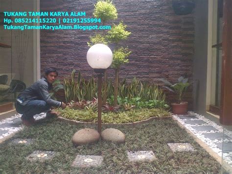 Menampilkan taman dalam rumah merupakan suatu yang menyenangkan dan rumah menjadi segar. Gambar Taman, Contoh Taman Depan Rumah, Taman Dalam ...