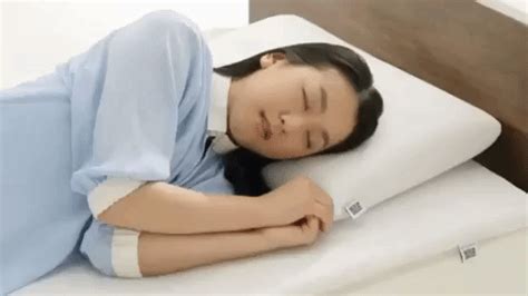 Moist skin will not glide over the fabric easily and the resulting friction will make it painful in a hurry. Japan Sleeping GIF - Find & Share on GIPHY