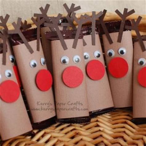 See more ideas about chocolate wrappers, wrappers, chocolate. Mini Reindeer Candy Bar Wrappers {Homemade Christmas Gift} - Tip Junkie