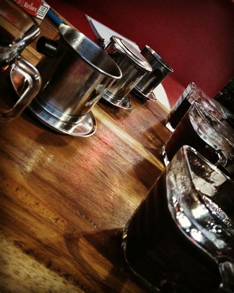 Vietnamese coffee is made at the table with a special filter. de GIRI COFFEE, vietnam drip ~ Banyuwangi coffee | Kedai kopi
