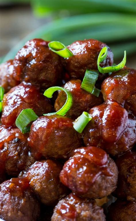 This recipe only takes 3 ingredients and 5 minutes to prep! Crock Pot Cranberry Meatballs - Skiplytic