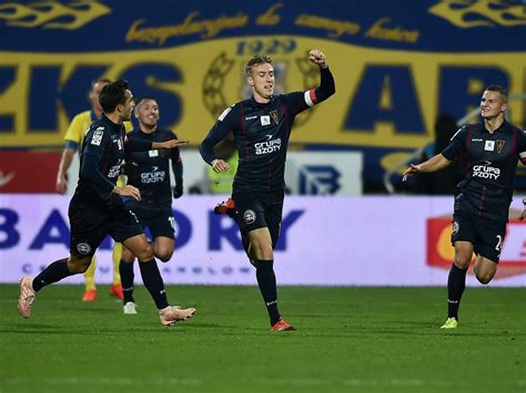 Букса адам / buksa adam. Legia Warszawa - Pogoń Szczecin NA ŻYWO: Fatalny start ...