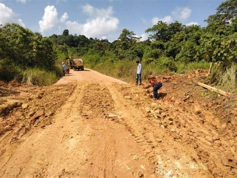 Tak jarang mata silinder muncul bersamaan dengan mata minus. Jalan Desa Mata Air Sudah Bisa Dilintasi - Update News