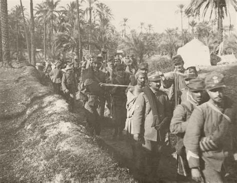 À l'évocation des mots photojournalisme ou photographie de guerre. Deux livres sur la colonisation et ses expérimentations ...