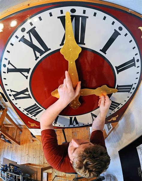 Juni sein, weil die schaltregel (365,2425 tage) die tatsächliche jahreslänge (365,2422 tage) nur näherungsweise darstellen kann. 31 Top Pictures Wann Wird Die Uhr Vorgestellt - Wann wird ...