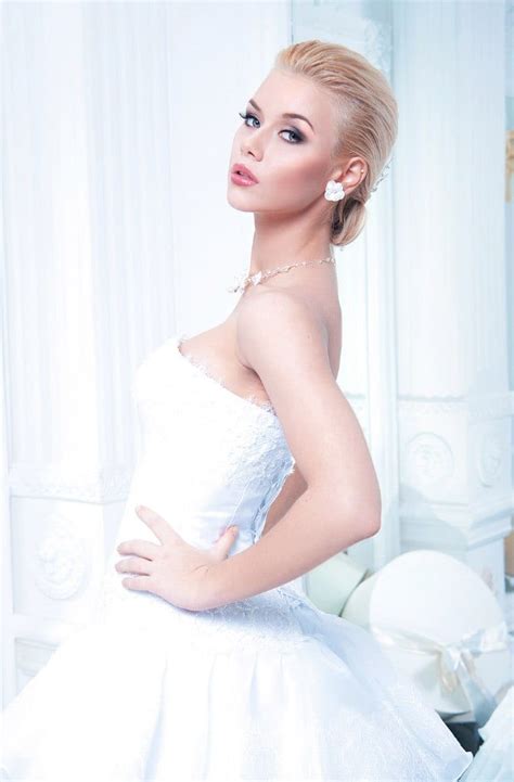 Only 2 available and it's in 2 people's carts. Picture of Viktoria Kristal