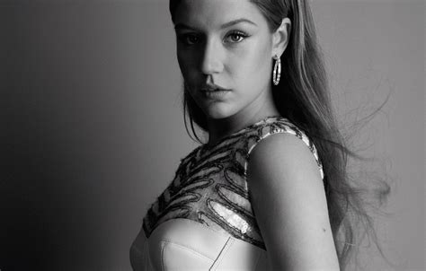 Free download adele exarchopoulos wallpaper on our website with great care. Wallpaper look, actress, black and white, Adele ...