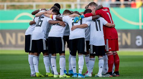 Die walisische fußballnationalmannschaft ist die auswahl der besten fußballspieler aus wales. U 21 gegen Wales: Ohne Punktverlust ins fünfte Duell ...