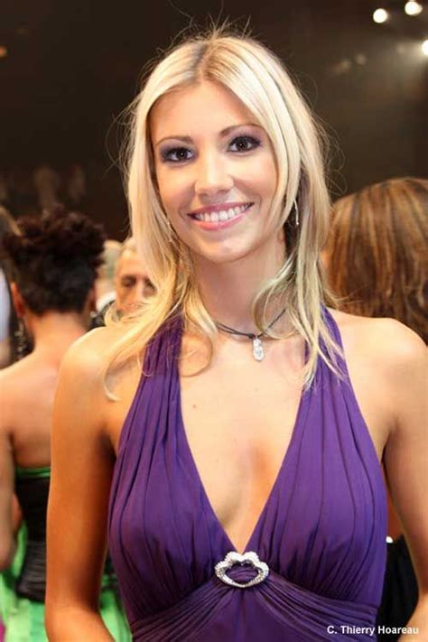 Alexandra rosenfeld est née le 23 novembre 1986 à béziers dans l'hérault. Alexandra Rosenfeld ~ Miss France 2006 & Miss Europe 2006