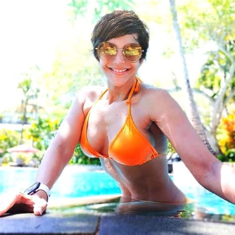 However, it is one of the best celebrity hairstyles for girls. Mandira Bedi Bikini Pictures | Hottie Mandira Bedi Bikini ...