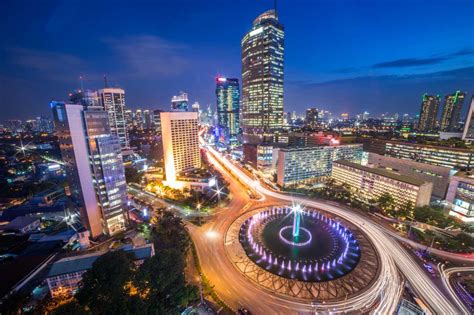 Wanita malam pattaya terlihat begitu banyak. Rekomendasi 5 Tempat Wisata Malam di Jakarta - Uzone