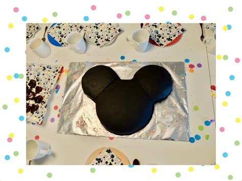 Schau dir unsere auswahl an mickey mouse cake an, um die tollsten einzigartigen oder spezialgefertigten handgemachten stücke aus unseren shops für partydekoration zu finden. Mickey Mouse-Kuchen (nicht zu schwer) | Julie Fahrenheit