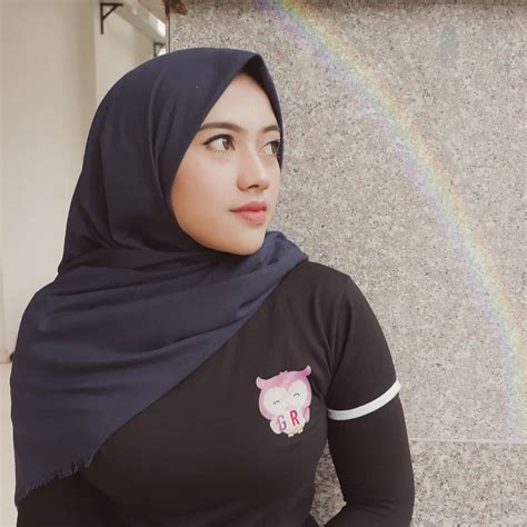 Maybe you would like to learn more about one of these? Koleksi Foto jilbab cantik instagram cantik Terbaru ...
