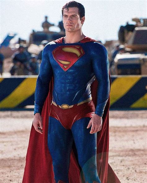 Free henry cavill superman wallpapers and henry cavill superman backgrounds for your computer desktop. FilMusiComics บน Instagram: "How Henry Cavill would look wearing the Superman suit with classic ...