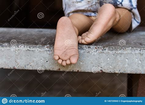 closeup-of-child`s-bare-feet,-horizontal-composition-stock-image-image-of-childhood,-closeup