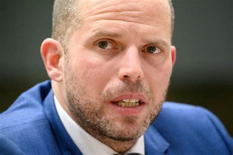 Ministre de la / minister van @belgiumdefence. Theo Francken wordt tijdelijk geweerd uit geheime ...