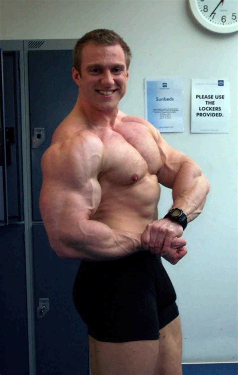 Feel free to dm me!. Locker room hunk | 80smuscle.blogspot.com | muscle[spell ...