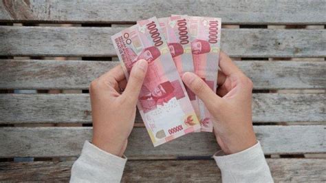 Saat ini bantuan sosial tunai atau bst dari kemensos memasuki penyaluran gelombang 2. BLT Rp 300 Ribu Diperpanjang Hingga Juni 2021, Cek ...