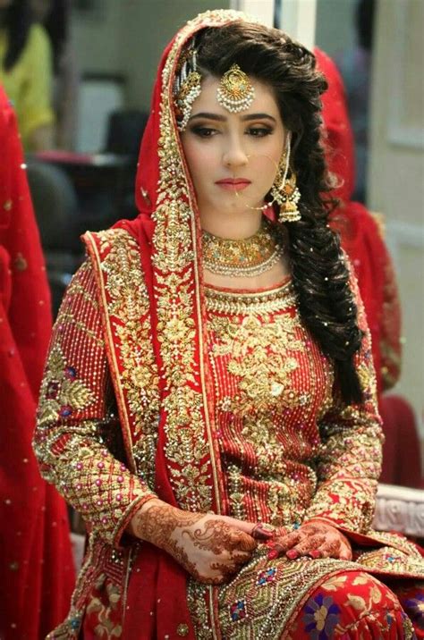 A wedding is a very important event which requires much preparation. Latest Pakistani Bridal Wedding Hairstyles Trends 2018 ...