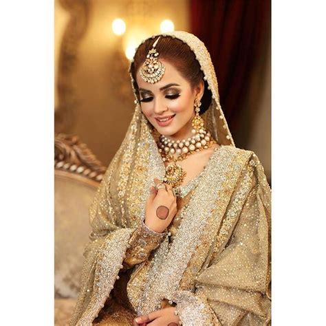 Komal sajid meer is very confident girl. Latest Bridal Shoot Featuring Komal Meer |ThaPakistani