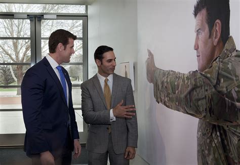 Jun 07, 2021 · looking at the pictures, smith has a decent height of about 5 feet 7 inches. Michael Zavros Two portraits of Ben Roberts-Smith unveiled ...