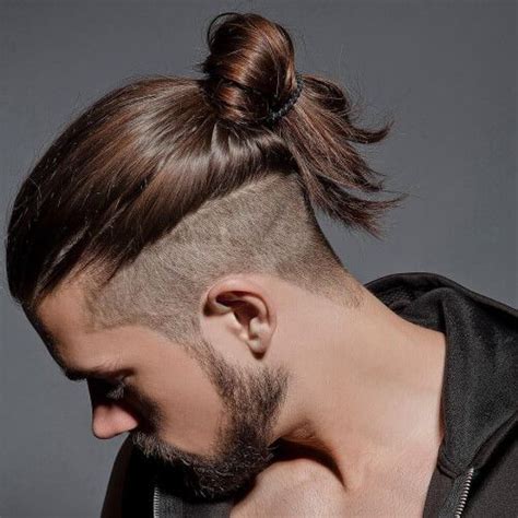 49 Badass Viking Hairstyles For Rugged Men (2020 Guide ... The male fashion industry has been buzzing over a fantastic new approach to styling up top, and it's known as the long undercut.