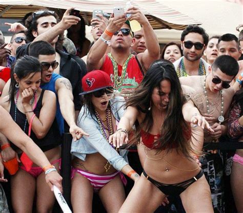 Real life only comes in shades of grey. The Real-Life Drunken Debauchery at Spring Break (29 pics ...