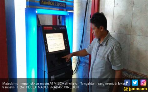 Seperti empal gentong lainnya című értékelésből. Apes! Kartu ATM Tertelan, Uang Rp. 35 Juta Melayang - FAJAR