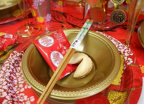 Celebrate chinese new year with a chinese themed dinner party with these 10 easy steps. Image result for chinese dinner party decorations ...