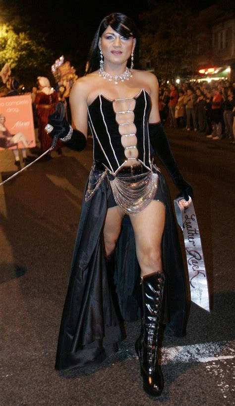 Clubcrossdresser.com is a great site for crossdressers and admirers, there are tens of thousands of pics and hours of videos inside.there is also a full community with hundreds of members to contact, share pics and more! Top 10 Craziest Halloween Cross-Dressing Costume Ideas ...