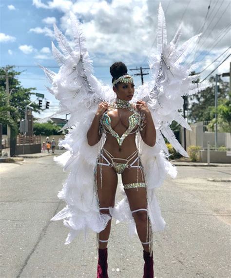 The jamaican sprinter partied until 5am after taking them to japanese restaurant nobu, moving on to oxford street nightclub libertine, and back to. Usain Bolt's Girlfriend Kasi Bennett Caused A Stir On ...