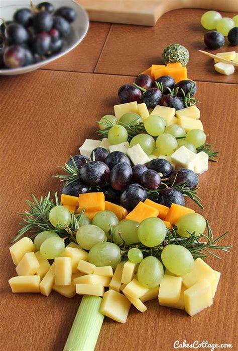 Create a healthy fruit platter for christmas in the shape of a christmas tree using an apple, grapes, raspberries, blackberries, and graham crackers! The 21 Best Ideas for Christmas Fruit Appetizers - Best Diet and Healthy Recipes Ever | Recipes ...