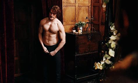 Jamie's shirtless scenes are awesome. shirtless, jamie fraser, and outlander image