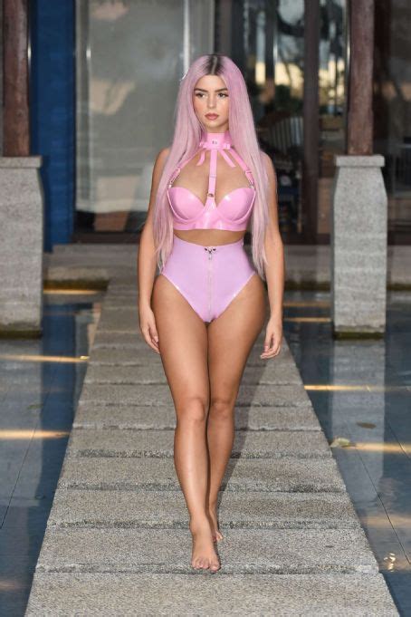 12.06.2019 · demi is dating dj chris martinez credit: Who is Demi Rose dating? Demi Rose boyfriend, husband