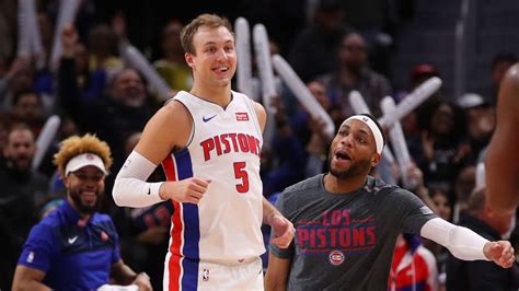 Kennard currently plays for the detroit pistons as their shooting guard. Detroit Pistons guard Luke Kennard embraces the ...