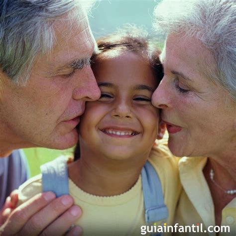 Los roles de género también tienden a ser más tradicionales, y los abuelos desempeñan un papel mayor en la sensibilización de los niños que en occidente. Juegos Actuales Que Los Abuelos Nunca Jugaron : Historia ...