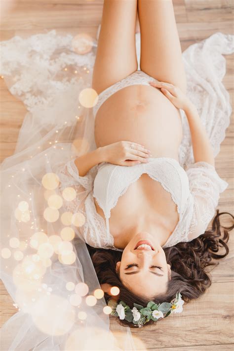 Pretty, peaceful and romantic with dramatic colors, the beach is a great location for basically any. Los Angeles Maternity Photographer | Ethereal Indoor ...