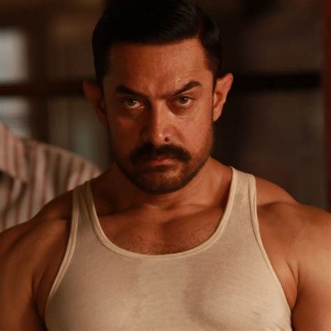 Dangal is an extraordinary true story based on the life of mahavir singh and his two daughters, geeta and babita phogat. Earning $300 Million, Aamir Khan's Dangal Becomes 30th Biggest Hit Worldwide