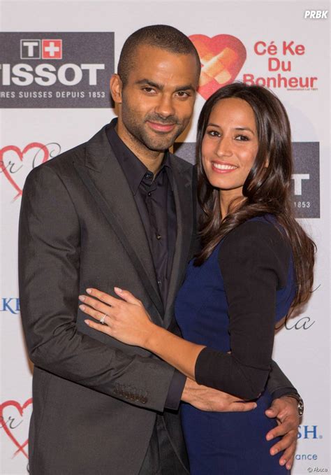 2008 x femmes (tv series) wife / super girl. Tony Parker prend la pose avec sa petite amie Axelle ...