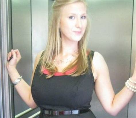 What makes us the best website builder. 'My 32J breasts made up 13% of my body' - BBC Newsbeat
