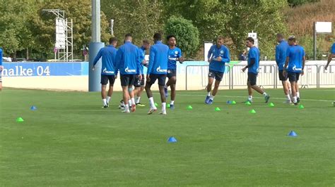 Trainer david wagner erklärt seine entscheidung für markus schubert. Schalke Training (3)  14.08.2018  - YouTube