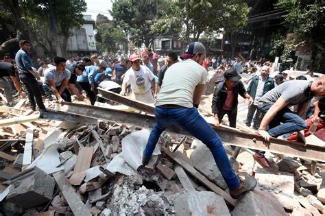 Viral 26/03/2013 07:27 actualizada 11:36. Un fuerte terremoto sacude México; hay un centenar de ...