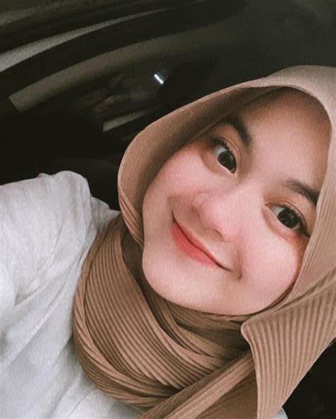 Una tiktok, foto una tiktok terbaru 2021, ini adalah foto instagram una tiktok salah satu seleb tiktok viral dan cantik. Siapa Una Tiktok foto Yang Saat Ini Sedang Viral ? - Hi ...