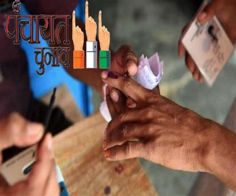 Counting agents queued up on sunday in front of several counting rooms leading to crowding and disorder. UP Panchayat Chunav Election for post of District ...