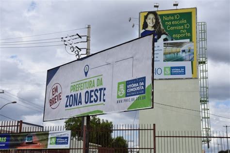 During his adolescence, he developed great interest in arts, especially theatre and cinema, and even joined a drama group. Herzem na Zona Oeste: Prefeitura de Vitória da Conquista ...