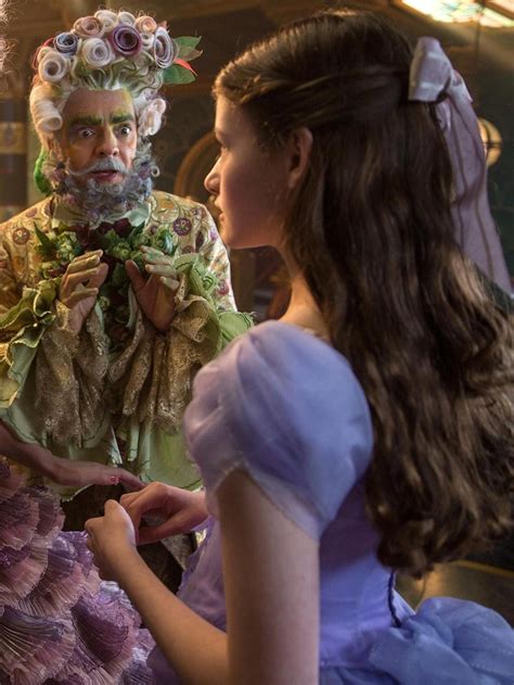 Průlomovým snímkem, díky kterému hallström přestal být pouze místním režisérem, byl můj život je pes z roku 1985. The Nutcracker and the Four Realms 2018 Clara Costume ...