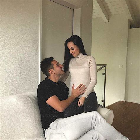 In that instant, an overnight viral meme. Nati-Spieler Mario Gavranovic ist Vater geworden ...