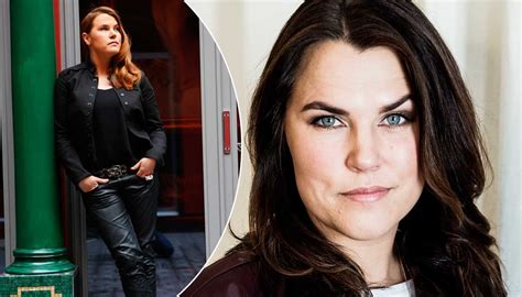 Her first television job was at th. Mia Skäringer blev sjukskriven | Aftonbladet