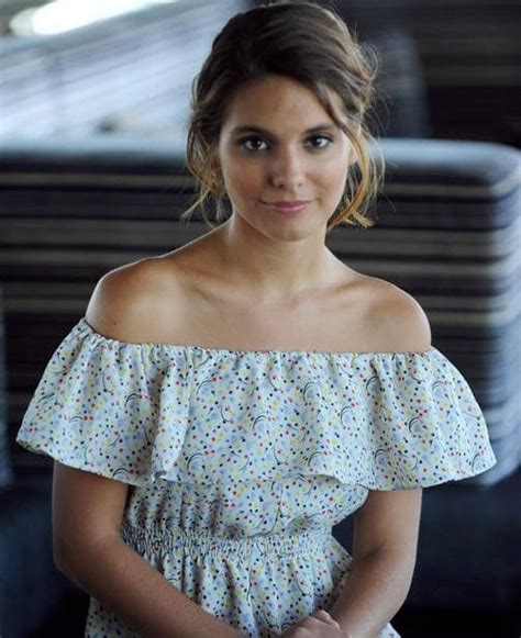 In the source link there are #201 gif icons of caitlin stasey. Picture of Caitlin Stasey